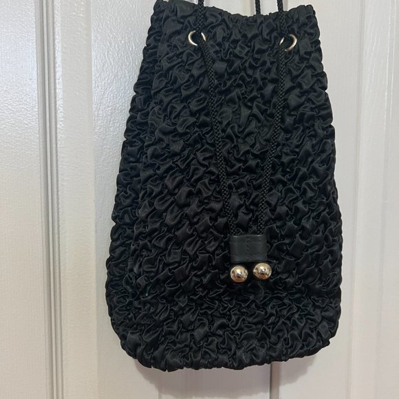 💚 2/$35 NWOT Korea black bucket bag - Picture 3 of 7